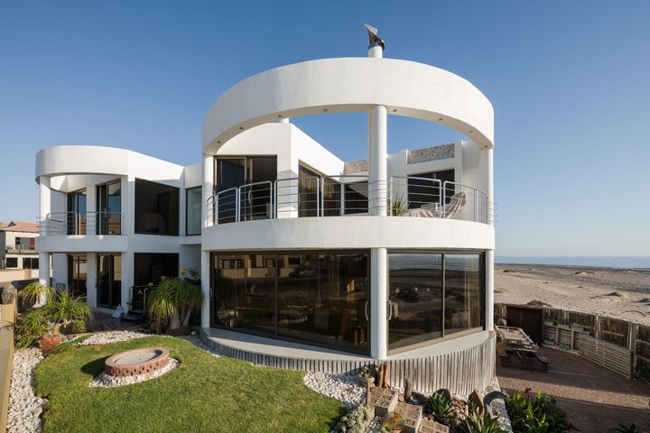 3 Bedroom House For Sale in Dolphin Beach