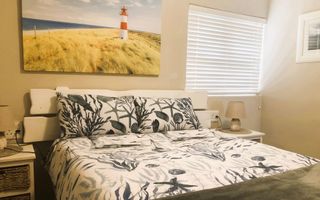 3 Bedroom House For Sale in Long Beach