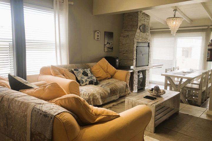 3 Bedroom House For Sale in Long Beach