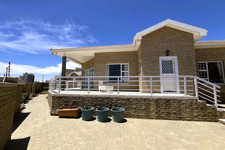 3 Bedroom House For Sale in Vogelstrand, Swakopmund