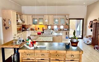 4 Bedroom House For Sale in Windhoek Central, Windhoek