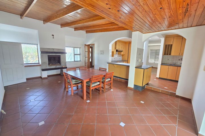 4 Bedroom House For Sale in Vineta, Swakopmund
