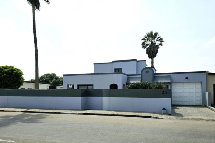 4 Bedroom House For Sale in Vineta, Swakopmund