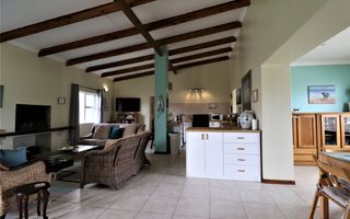 5 Bedroom House For Sale in Mile 4, Swakopmund