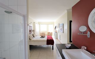 5 Bedroom House For Sale in Mile 4, Swakopmund