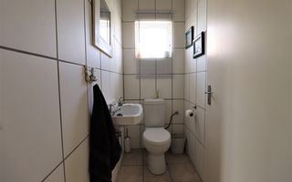 5 Bedroom House For Sale in Mile 4, Swakopmund