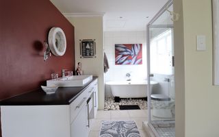 5 Bedroom House For Sale in Mile 4, Swakopmund