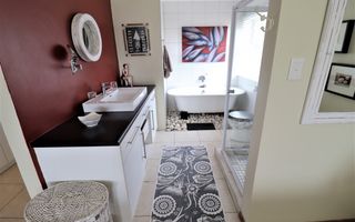 5 Bedroom House For Sale in Mile 4, Swakopmund