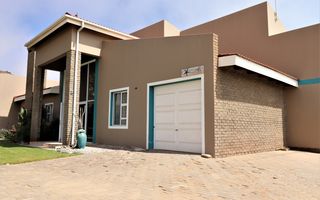 5 Bedroom House For Sale in Mile 4, Swakopmund
