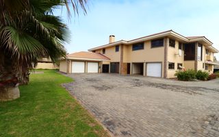 4 Bedroom House For Sale in Vogelstrand, Swakopmund