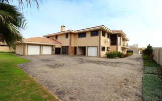 4 Bedroom House For Sale in Vogelstrand, Swakopmund