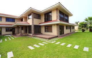 4 Bedroom House For Sale in Vogelstrand, Swakopmund