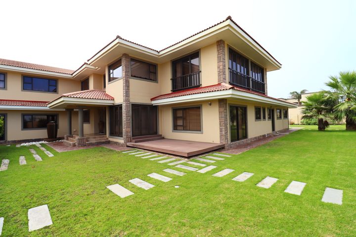 4 Bedroom House For Sale in Vogelstrand, Swakopmund