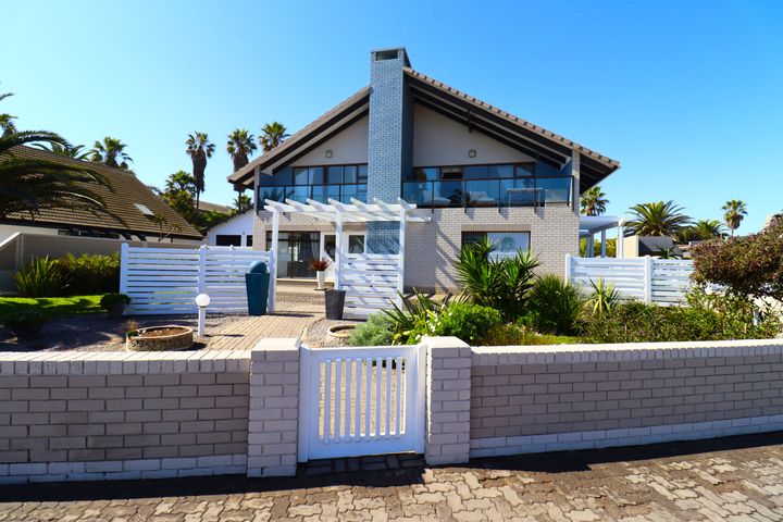 4 Bedroom House For Sale in Vineta, Swakopmund