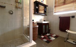 4 Bedroom Apartment/Penthouse For Sale in Vogelstrand, Swako...