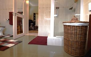 4 Bedroom Apartment/Penthouse For Sale in Vogelstrand, Swako...