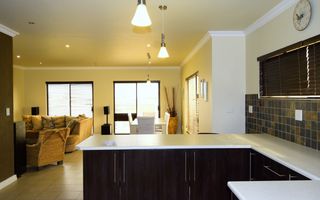 3 Bedroom Freestanding To Rent in Long Beach