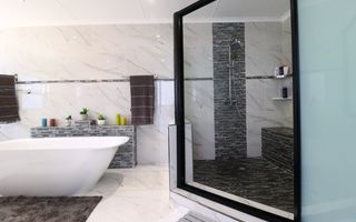 5 Bedroom House For Sale in Mile 4, Swakopmund