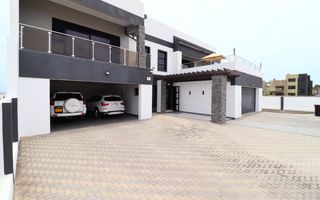 5 Bedroom House For Sale in Mile 4, Swakopmund