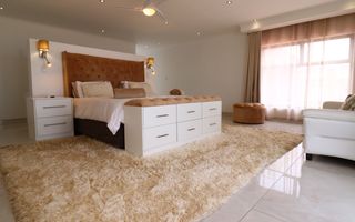 5 Bedroom House For Sale in Mile 4, Swakopmund
