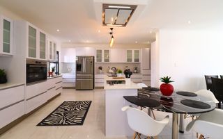 5 Bedroom House For Sale in Mile 4, Swakopmund