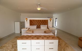 5 Bedroom House For Sale in Mile 4, Swakopmund