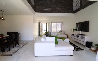 5 Bedroom House For Sale in Mile 4, Swakopmund