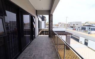 5 Bedroom House For Sale in Mile 4, Swakopmund