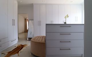 5 Bedroom House For Sale in Mile 4, Swakopmund