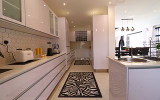 5 Bedroom House For Sale in Mile 4, Swakopmund