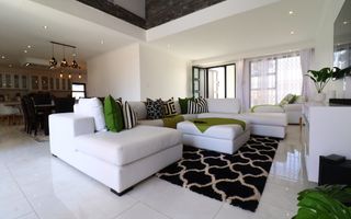 5 Bedroom House For Sale in Mile 4, Swakopmund