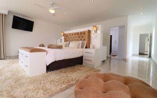 5 Bedroom House For Sale in Mile 4, Swakopmund
