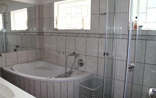 4 Bedroom Freehold For Sale in Klein Windhoek, Windhoek