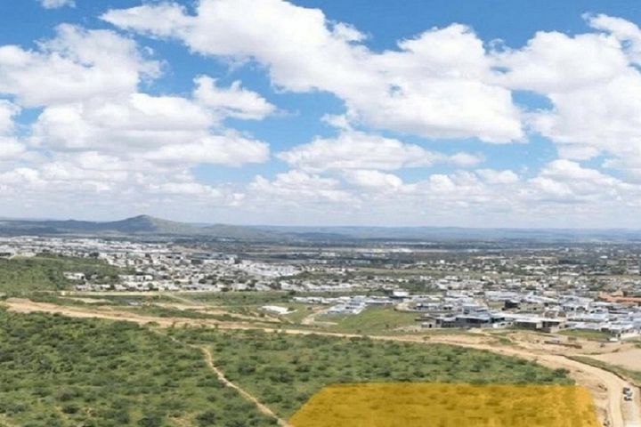 Freehold For Sale in Kleine Kuppe, Windhoek