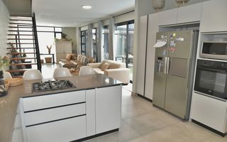 4 Bedroom House For Sale in Kleine Kuppe, Windhoek