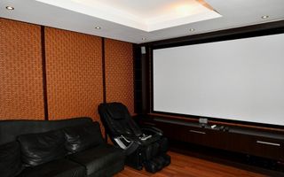 8 Bedroom House For Sale in Ludwigsdorf, Windhoek