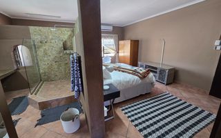 4 Bedroom Freestanding For Sale in Henties Bay