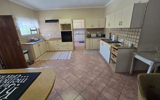 4 Bedroom Freestanding For Sale in Henties Bay