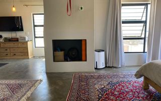 8 Bedroom House For Sale in Henties Bay