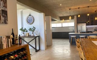 8 Bedroom House For Sale in Henties Bay