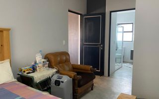 8 Bedroom House For Sale in Henties Bay