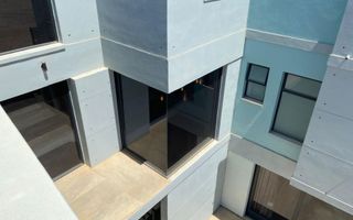 8 Bedroom House For Sale in Henties Bay