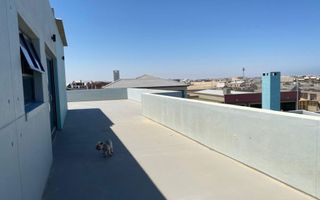 8 Bedroom House For Sale in Henties Bay