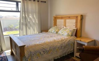 8 Bedroom House For Sale in Henties Bay