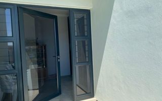 8 Bedroom House For Sale in Henties Bay