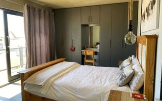 8 Bedroom House For Sale in Henties Bay
