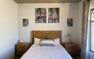8 Bedroom House For Sale in Henties Bay