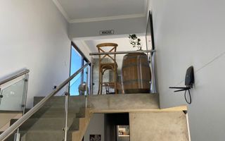8 Bedroom House For Sale in Henties Bay
