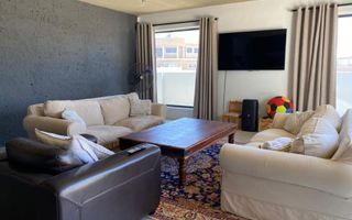 8 Bedroom House For Sale in Henties Bay