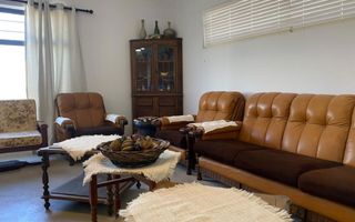 8 Bedroom House For Sale in Henties Bay